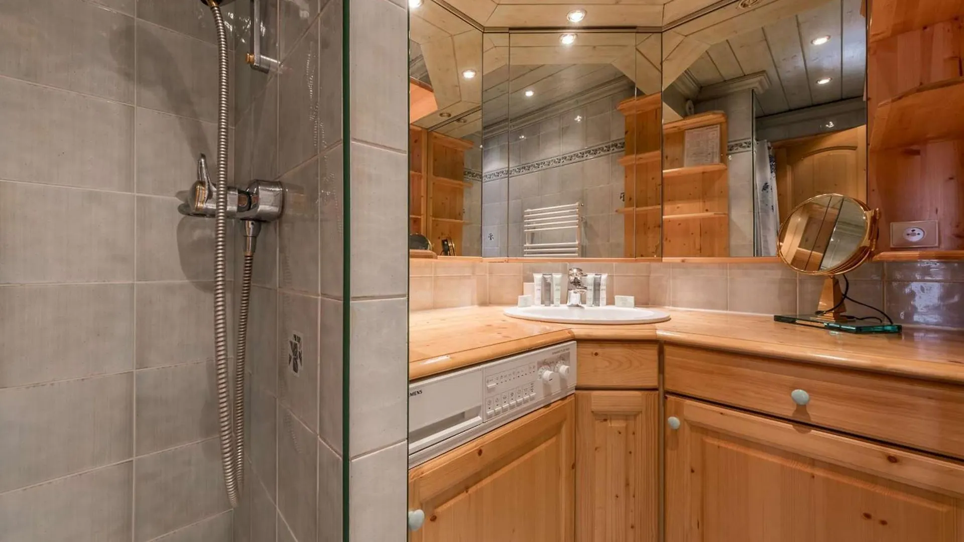 شقة Courchevel 1850 - Appartement 4 Pers, Skis Aux Pieds, Wifi, Parking - Fr-1-631-220